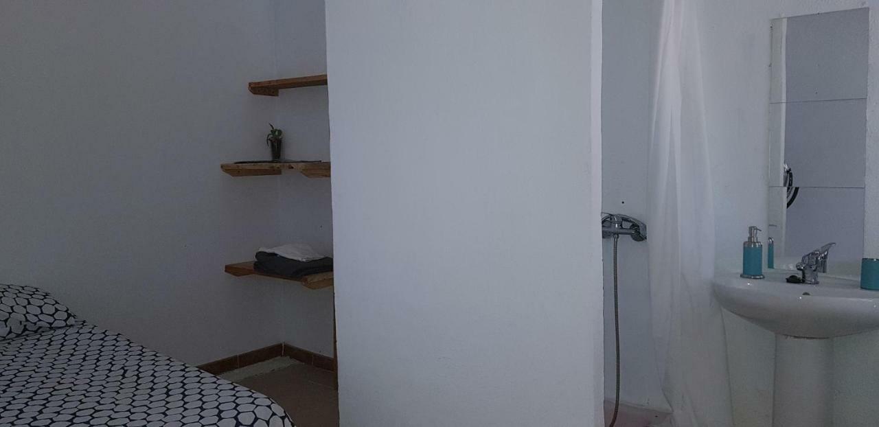 Basic En-Suite Bedroom By The Sea Jinama Exterior foto