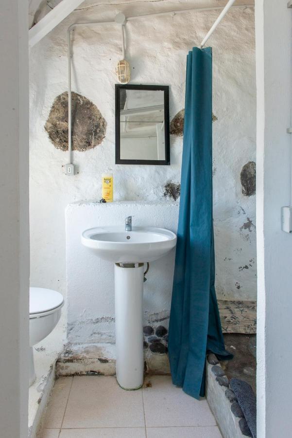 Basic En-Suite Bedroom By The Sea Jinama Exterior foto