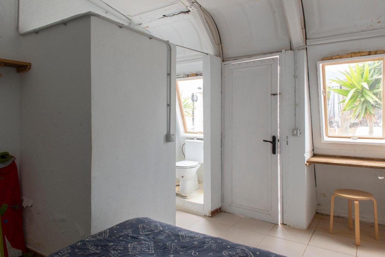 Basic En-Suite Bedroom By The Sea Jinama Exterior foto